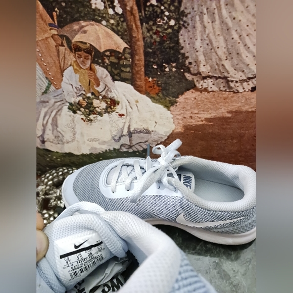 👟👟🧦Nike flex Blue & White sneakers👕👖Size 4Y, Nice Buy Nice Colors.❤️👋🛍 - Picture 4 of 13